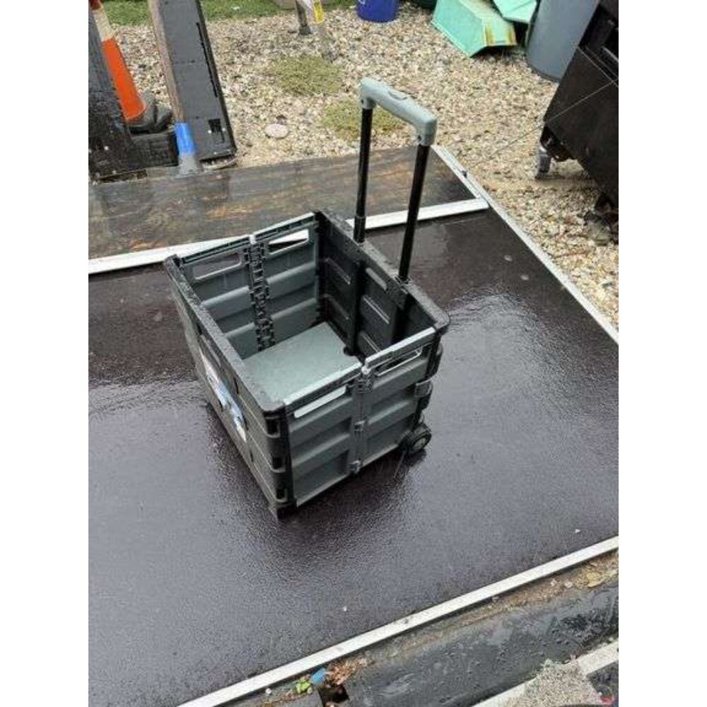 staples Collapsible rolling cart